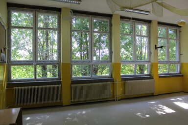 Az új ablakok már a helyükön vannak. (Fotó: Kállai G. Nikoletta)