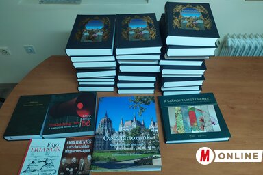 A Szabadkai Városi Könyvtár könyvajándéka (Fotó: Szalma Brigitta)