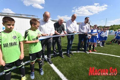 A kishegyesi műfüves pálya megnyitóján