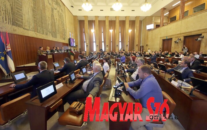 A hatalom szerint indokolt, az ellenzék szerint eltúlzott a 1,5 milliárdos költségvetési tartalék összege (Ótos András felvétele) A hatalom szerint indokolt, az ellenzék szerint eltúlzott a 1,5 milliárdos költségvetési tartalék összege (Ótos András felvétele)