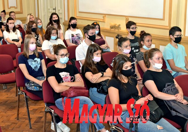 A harmadikos középiskolások a képzés szabadkai helyszínén (Fotó: Gergely Árpád) A harmadikos középiskolások a képzés szabadkai helyszínén (Fotó: Gergely Árpád)