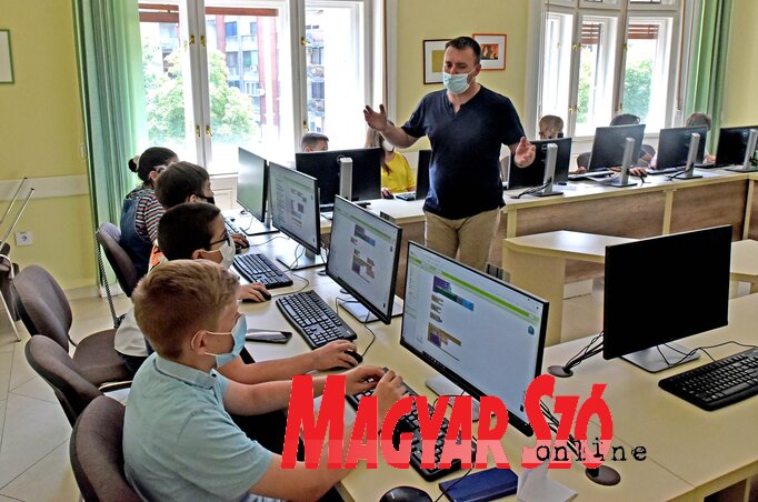 Ezúttal is nagy az érdeklődés a VM4K informatikatábora iránt (Fotó: Gergely Árpád) Ezúttal is nagy az érdeklődés a VM4K informatikatábora iránt (Fotó: Gergely Árpád)