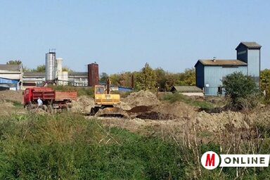 A gyár megszűnt, jöhet a talajcsere (Fekete J. József felvétele)