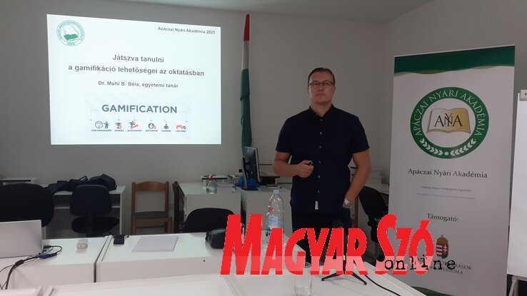 Az Apáczai Nyári Akadémia programsorozatában dr. Muhi B. Béla egyetemi tanár is előadott, a játszva tanulás lehetőségeiről, a játékelemek oktatásba történő beiktatásáról, azaz a gamifikációról beszélt Az Apáczai Nyári Akadémia programsorozatában dr. Muhi B. Béla egyetemi tanár is előadott, a játszva tanulás lehetőségeiről, a játékelemek oktatásba történő beiktatásáról, azaz a gamifikációról beszélt