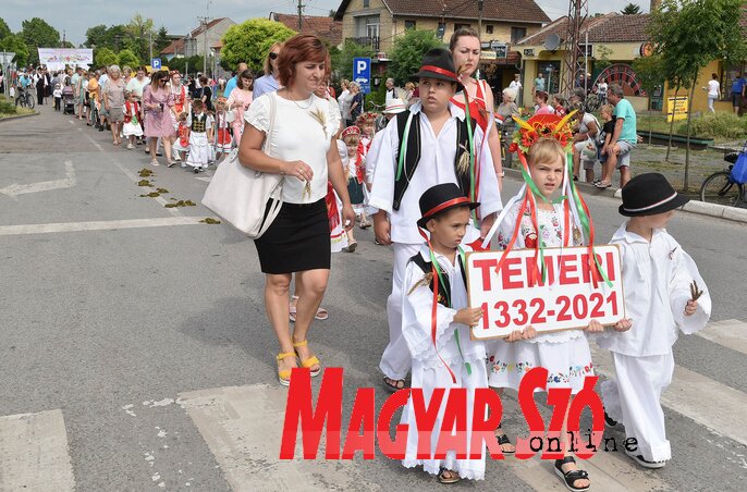 A település első ismert plébánosa Temeri Lőrinc volt, a Temerinre vonatkozó első írásos adat az 1332. évi pápai tizedlajstromban maradt fenn A település első ismert plébánosa Temeri Lőrinc volt, a Temerinre vonatkozó első írásos adat az 1332. évi pápai tizedlajstromban maradt fenn
