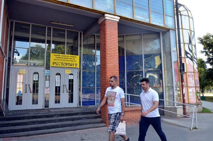 A nyári szünidőt kihasználva belekezdtek a legnagyobb városi egyetemista menza étkezőtermének és mellékhelyiségeinek a felújításába A nyári szünidőt kihasználva belekezdtek a legnagyobb városi egyetemista menza étkezőtermének és mellékhelyiségeinek a felújításába