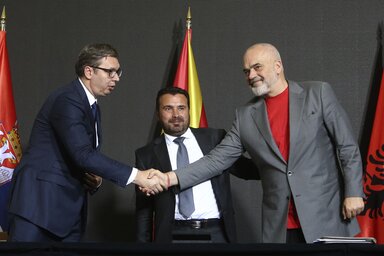 Aleksandar Vučić, Zoran Zaev és Edi Rama (Fotó: Beta)