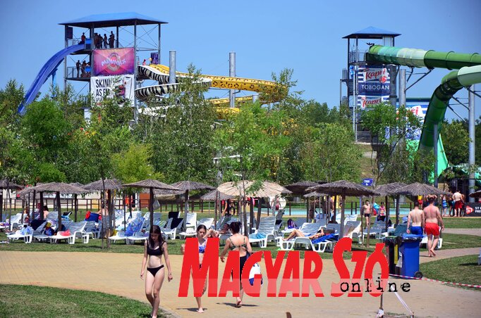 A Petrőci Aquapark mindenekelőtt a csúszdáiról híres A Petrőci Aquapark mindenekelőtt a csúszdáiról híres