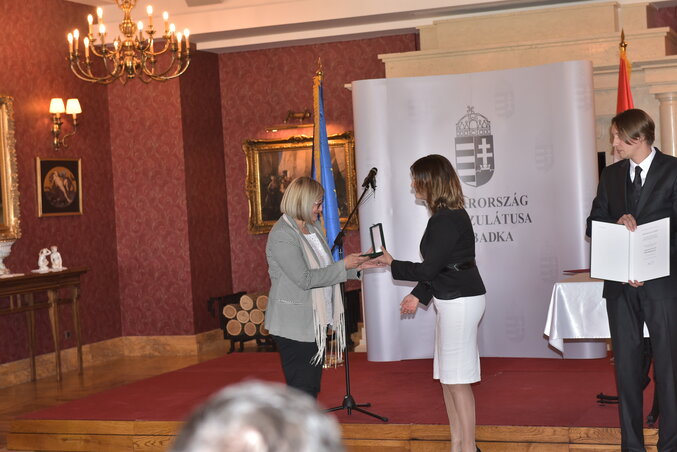A Magyar Arany Érdemkeresztet nem sokkal az újságírói életműdíj előtt kapta meg (Fotó: Gergely Árpád)