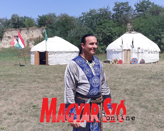 A bajsai Ősök napján a gyerekek kipróbálhatták az íjászkodást is A bajsai Ősök napján a gyerekek kipróbálhatták az íjászkodást is