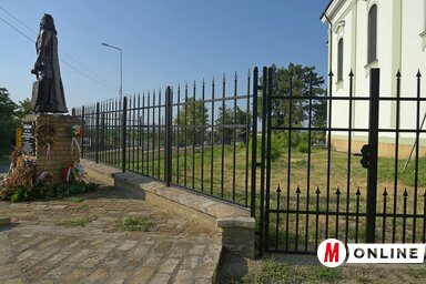 Az egykori kerítés mintájára készült el az új