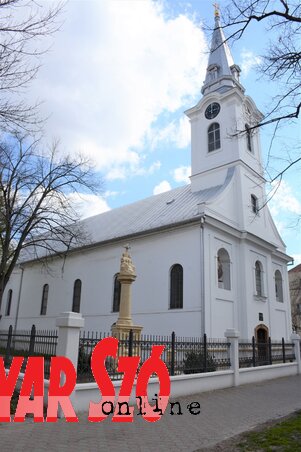 A kúlai Szent György római katolikus templom (Paraczky László felvétele) A kúlai Szent György római katolikus templom (Paraczky László felvétele)