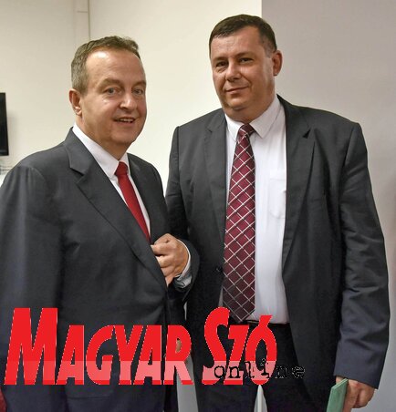 A soron következő kormányzati csúcson aláírandó stratégiai kapcsolatokról szóló megállapodás, Pintér Attila szerint a legfontosabb dokumentum, amelyet a két ország kormánya valaha is aláírt. A felvételen a nagykövet Ivica Dačić parlamenti elnökkel (Ótos A A soron következő kormányzati csúcson aláírandó stratégiai kapcsolatokról szóló megállapodás, Pintér Attila szerint a legfontosabb dokumentum, amelyet a két ország kormánya valaha is aláírt. A felvételen a nagykövet Ivica Dačić parlamenti elnökkel (Ótos A