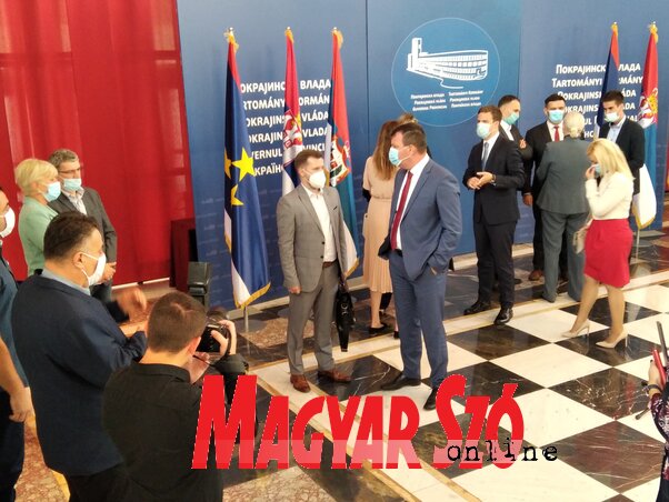 A munkamegbeszélés résztvevői (Fotó: Tóth D. Lívia) A munkamegbeszélés résztvevői (Fotó: Tóth D. Lívia)