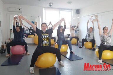 A tornagyakorlatok mellett szinte mindent átbeszélnek a várandós kismamákkal