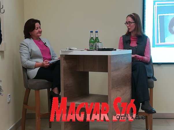Mgr. Csikós Pajor Gizella és Gruik Zsuzsa a VM4K-ban (Fotó: Lukács Melinda) Mgr. Csikós Pajor Gizella és Gruik Zsuzsa a VM4K-ban (Fotó: Lukács Melinda)