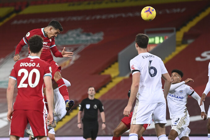 Firmino fejese pontot tett az anfieldi találkozó végére (Fotó: Beta/AP)