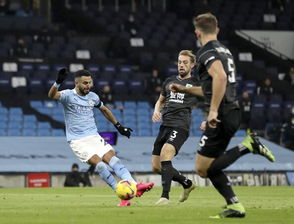 Mahrez háromszor vette be a Burnley kapuját (Fotó: Beta/AP)