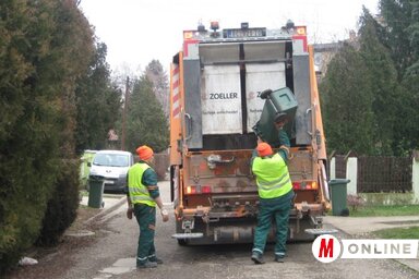 A megbetegedések miatt felborult a szemétkihordás szokásos rendje is (Fehér Rózsa felvétele)