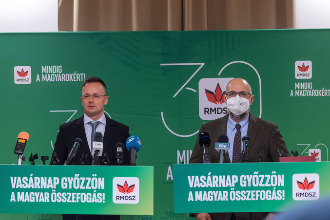 Szijjártó Péter és Kelemen Hunor sajtótájékoztatója (Fotó: MTI)