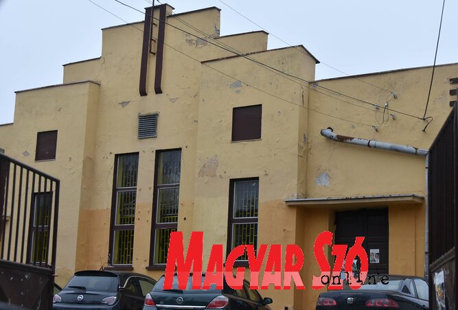 A lebontásra váró epület