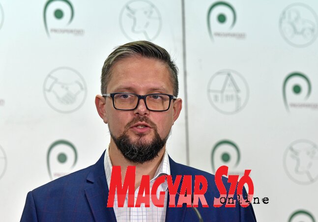 Juhász Bálint: A vajdasági gazdaságfejlesztési program a legnagyobb és legkiterjedtebb határon túli beruházássá nőtte ki magát (Ótos András felvétele) Juhász Bálint: A vajdasági gazdaságfejlesztési program a legnagyobb és legkiterjedtebb határon túli beruházássá nőtte ki magát (Ótos András felvétele)