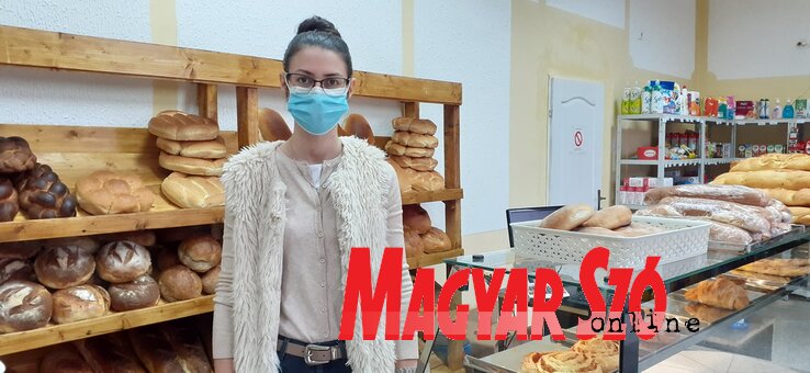 A nyitónapon az üzlet vezetője, Varga Emese várta a vásárlókat