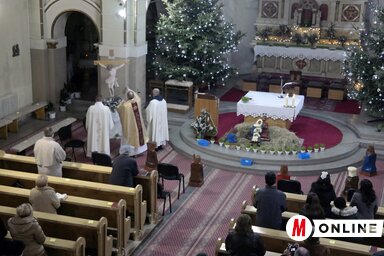 Éjféli mise a Szent Erzsébet-plébániatemplomban (Bozsoki Valéria felvétele)