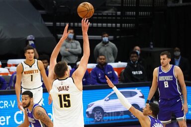 Bjelica (jobbról) csapata ismét megállította a Denvert (Fotó: Beta/AP)