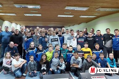 2019-ben kiváló hangulatú évzárót tartottak a birkózók, 2020-ban ezt el kellett halasztani (a szerző felvétele)