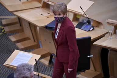 Nicola Sturgeon skót kormányfő az SNP-értekezleten (Fotó: Beta/AP)