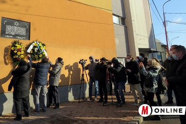 Az egykori zsinagóga helyén emlékeztek (Kecskés István felvétele)