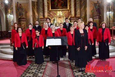 A vajdasági magyar kórusok találkozóján Magyarkanizsán (Puskás Károly felvétele)