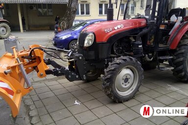 Új hótolólapokat kaptak a közvállalat traktorai