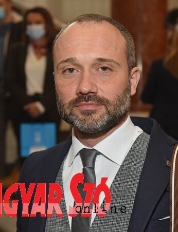 Szatmári Adrián, Topolya község polgármestere Szatmári Adrián, Topolya község polgármestere