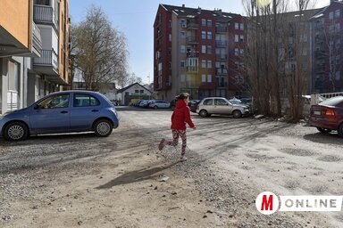 A legújabb városi területrendezési terv előirányozza a Stevan Doronjski utca leaszfaltozását, járdákat, parkolókat és kerékpárutat alakítanak ki.