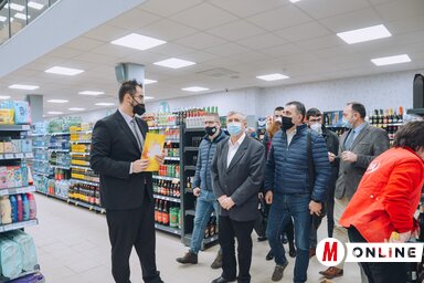 Az újranyitásra a város vezetősége is hivatalos volt