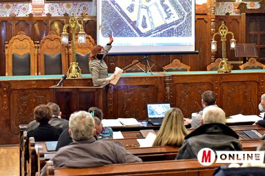 A nyilvános közvitán mindenki elmondhatta meglátásait (Gergely Árpád felvétele)