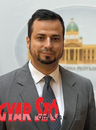 Újhelyi Ákos (Ótos András felvétele) Újhelyi Ákos (Ótos András felvétele)
