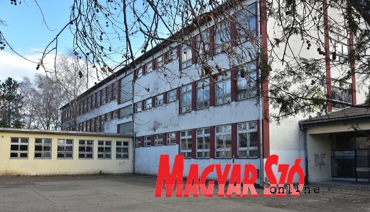 Az épület már megérett a felújításra Az épület már megérett a felújításra