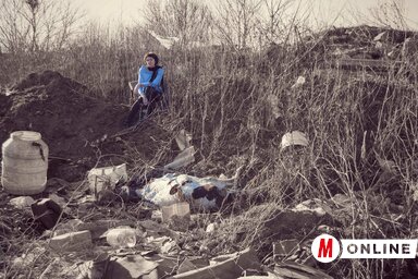 Karácsonyfadísztől birkatetemig minden található itt (Fehér Rózsa felvétele)