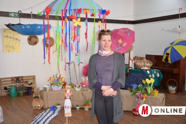 Csípe Tímea, a Művelődési Ház igazgatónője elmondta, hogy április 2-áig lehet megtekinteni a tárlatot Topolyán