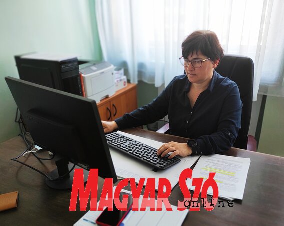 Pelt Ilona: A titkárságnak fontos az önkormányzatok segítése a közmunkaprogramtól kezdve egészen a pályakezdők munkába állításáig (Fotó: L. Móger Tímea) Pelt Ilona: A titkárságnak fontos az önkormányzatok segítése a közmunkaprogramtól kezdve egészen a pályakezdők munkába állításáig (Fotó: L. Móger Tímea)