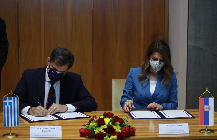 Az együttműködési szerződés aláírása (Fotó: Beta)