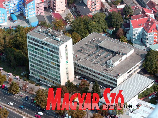 1964-ben épült épületet hamarosan megtoldják két emelttel 1964-ben épült épületet hamarosan megtoldják két emelttel