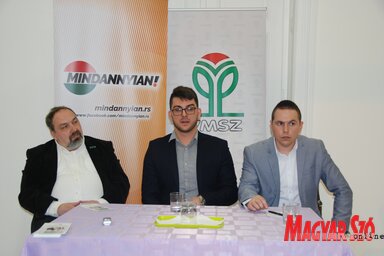 Dr. Mészáros Zoltán, Sztantity Szebasztián és Ótott Róbert a közösségi találkozón(Homolya Horváth Ágnes felvétele)