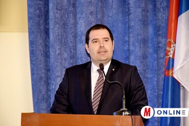 Fejsztámer Róbert polgármester a községi képviselő-testület ülésén(Puskás Károly felvétele)