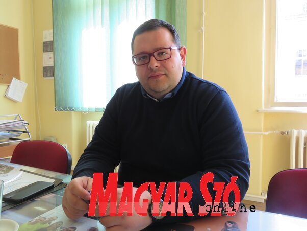 Željko Rajčić, az iskola igazgatója (Patyi Szilárd felvétele) Željko Rajčić, az iskola igazgatója (Patyi Szilárd felvétele)