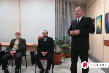 Gyurkovics Hunor, Bata János és Harangozó László a kiállításmegnyitón (Fotó: Lukács Melinda)