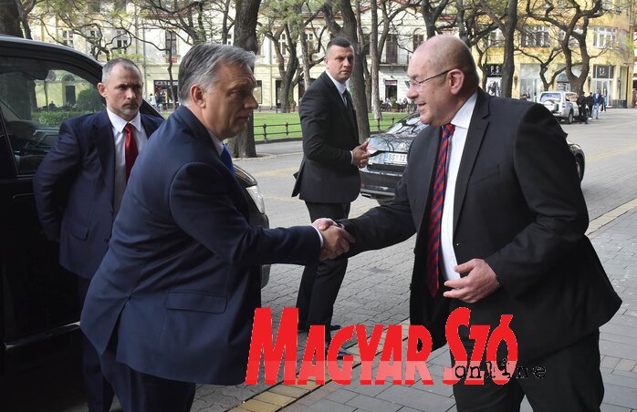 Orbán Viktor magyar miniszterelnök és Pásztor István, a Vajdasági Magyar Szövetség elnöke (Ótos András felvétele) Orbán Viktor magyar miniszterelnök és Pásztor István, a Vajdasági Magyar Szövetség elnöke (Ótos András felvétele)